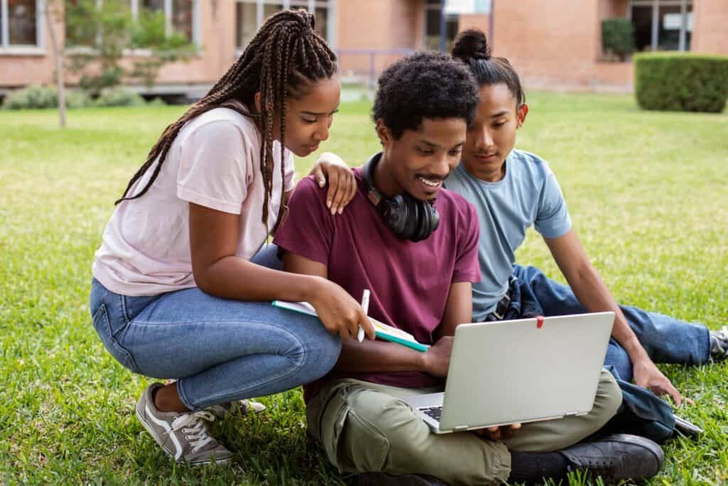LMS Features That Enhance Teaching and Learning in Growing Higher Education Institutions